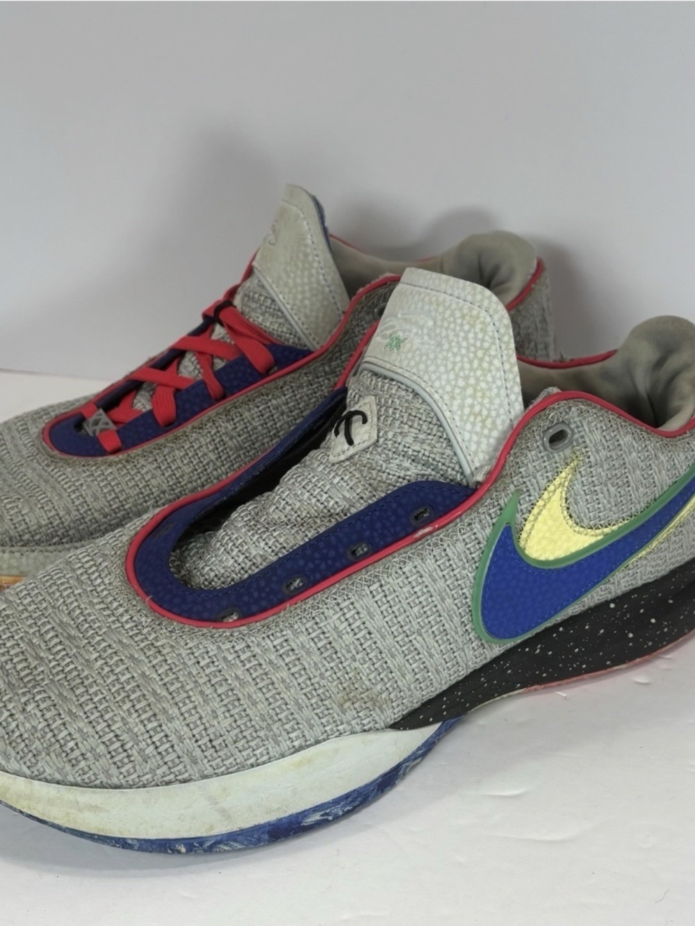 Nike Men's Size 11 Basketball, LeBron XX/ 20 James Pink Diamond Collection EUC - Picture 3 of 10